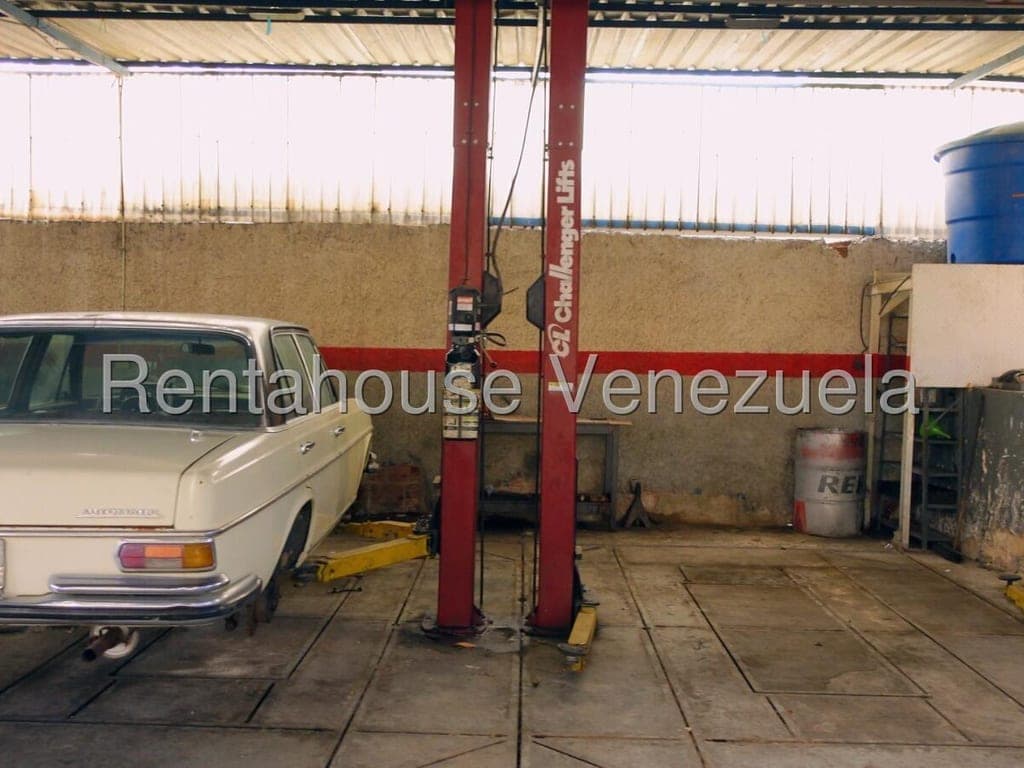 Foto 2 de Galpón en El Paraíso, Caracas