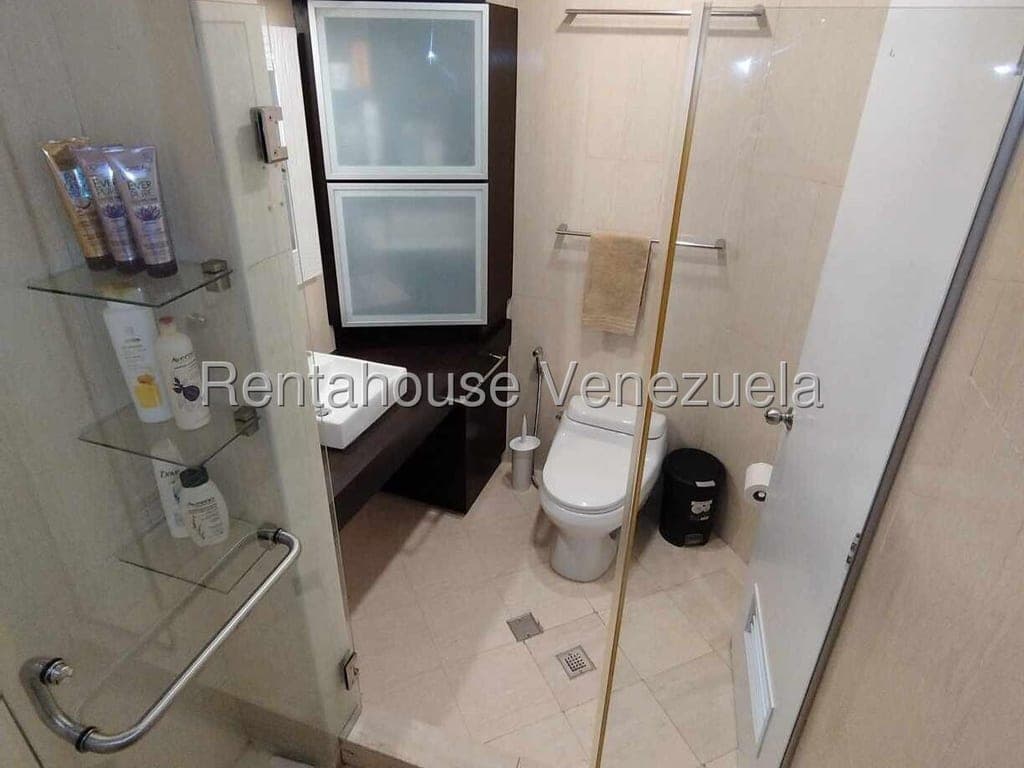 Foto 11 de Apartamento en Los Naranjos de las Mercedes, Caracas