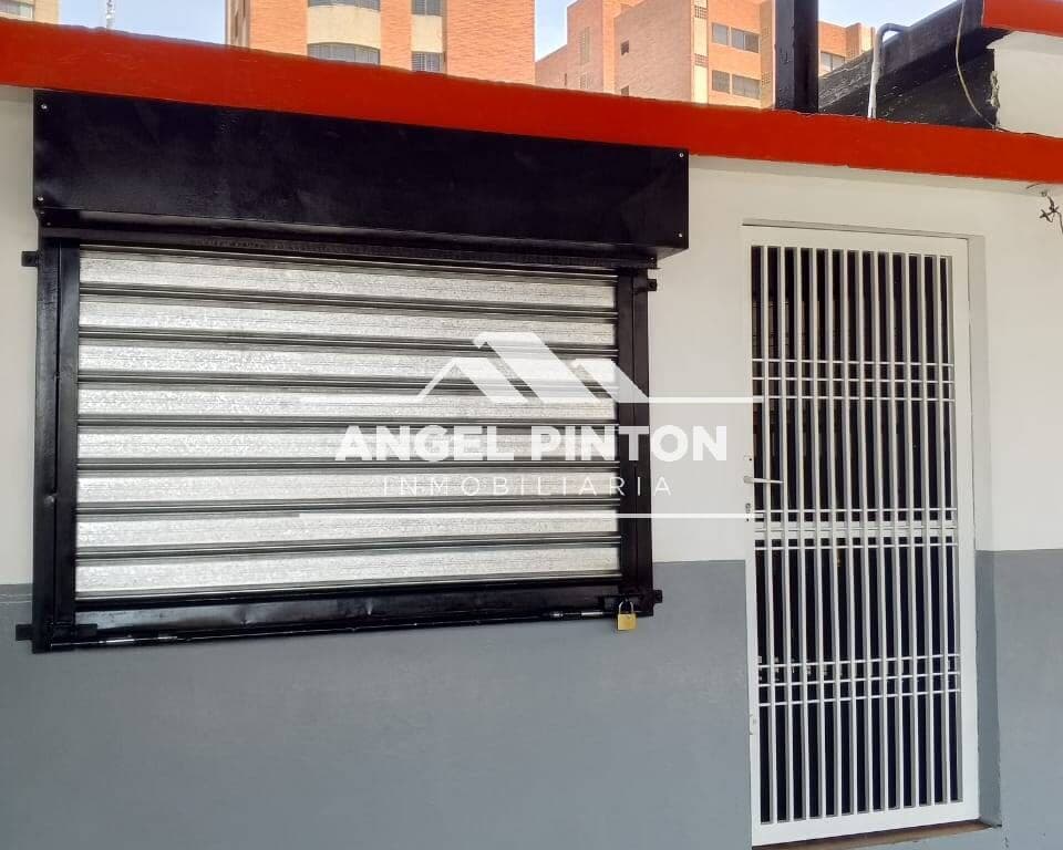 Local comercial en Avenida Cecilio Acosta, Maracaibo