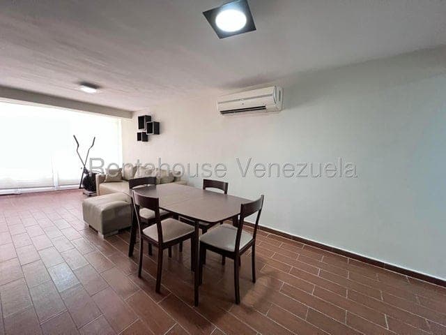 Foto 8 de Apartamento en Urbanizacion Los Chaguaramos, Maracay