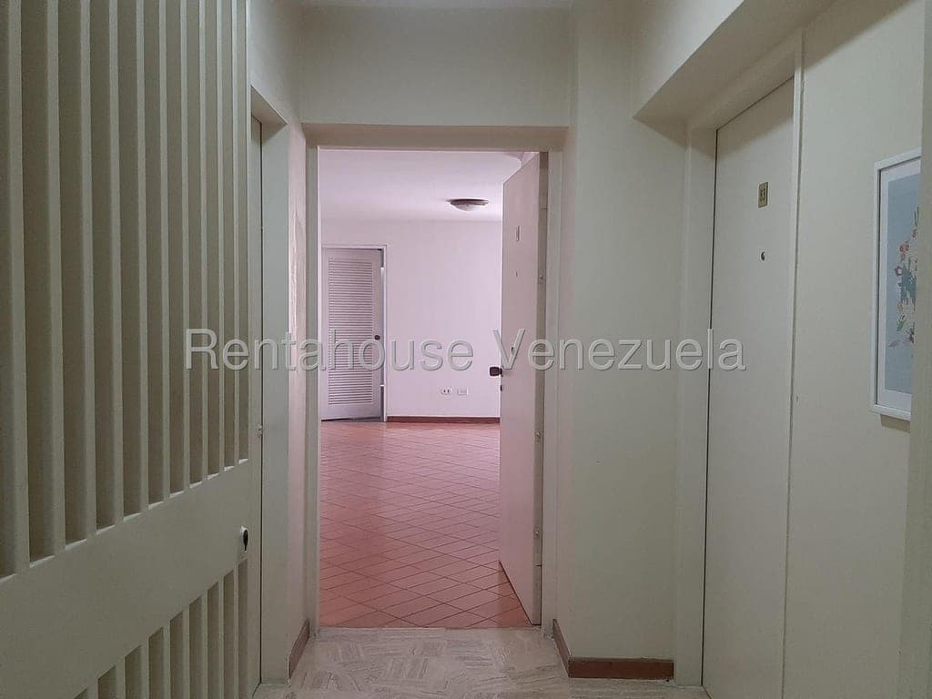 Foto 12 de Apartamento en La Alameda, Caracas