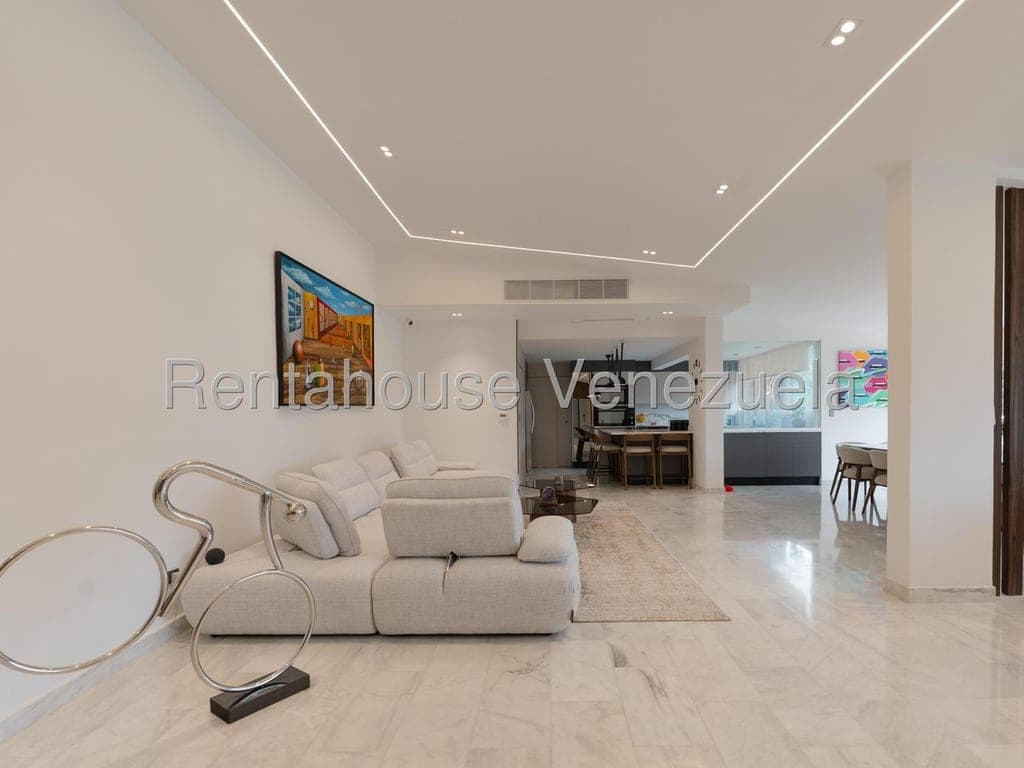 Foto 9 de Apartamento en Las Esmeraldas, Caracas