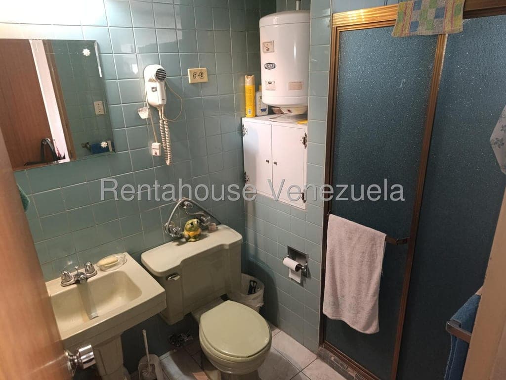 Foto 12 de Apartamento en Los Chaguaramos, Caracas