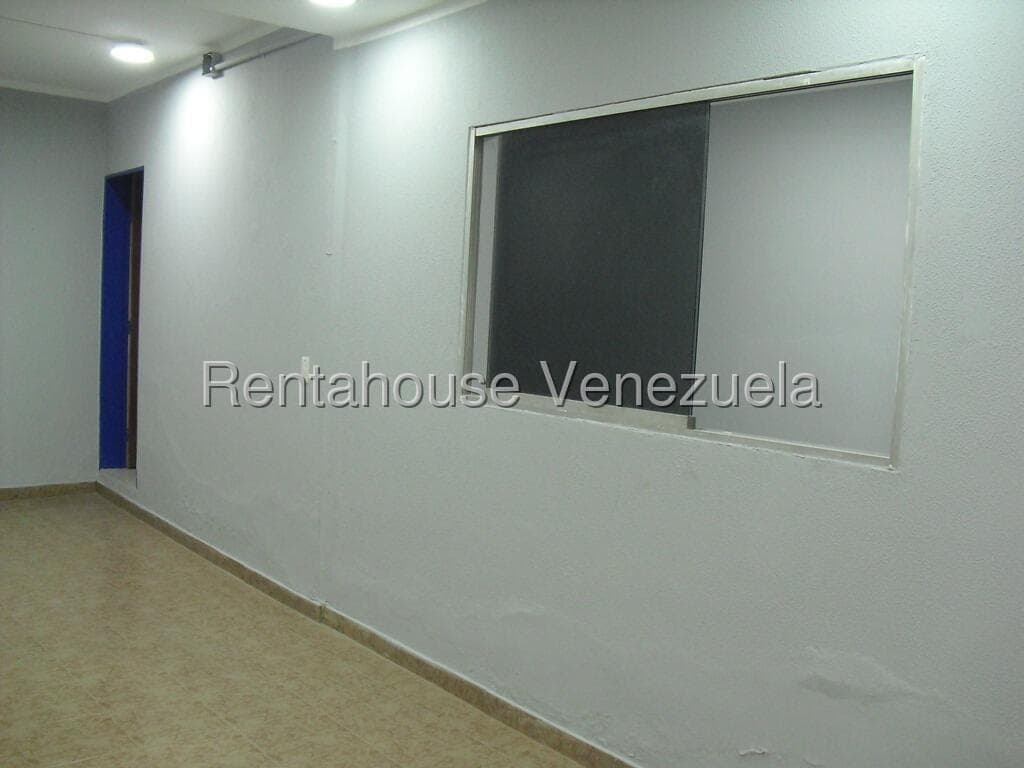Foto 7 de Local comercial en La Trinidad, Caracas