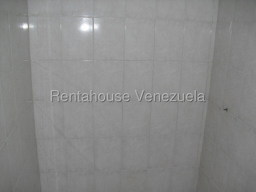 Foto 9 de Local comercial en La Trinidad, Caracas