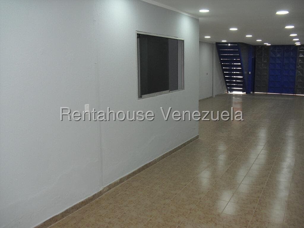 Foto 10 de Local comercial en La Trinidad, Caracas