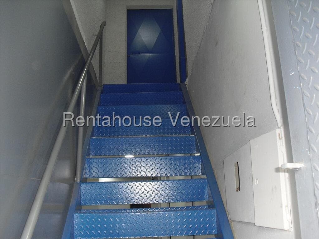 Foto 12 de Local comercial en La Trinidad, Caracas