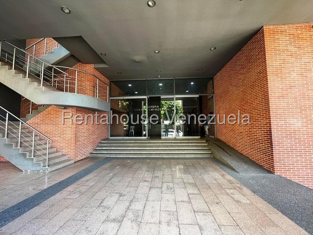 Foto 2 de Oficina en Los Dos Caminos, Caracas