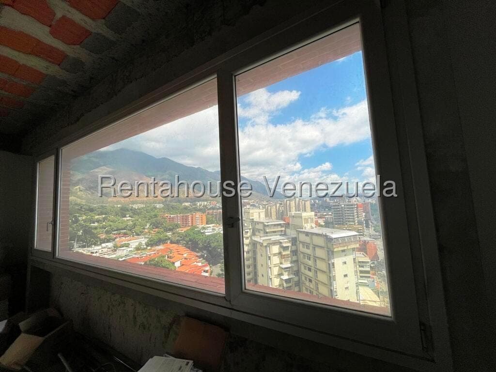 Foto 5 de Oficina en Los Dos Caminos, Caracas