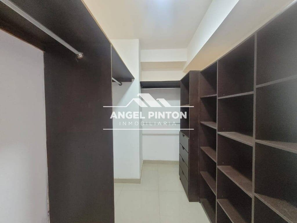 Foto 9 de Apartamento en Avenida Cecilio Acosta, Maracaibo