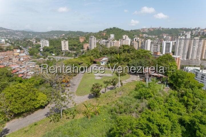 Foto 2 de Terreno en Santa Inés, Caracas