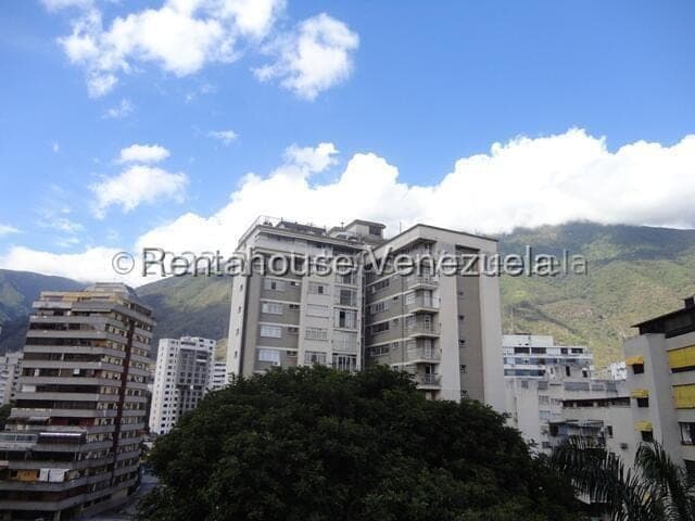 Foto 9 de Apartamento en Los Palos Grandes, Caracas