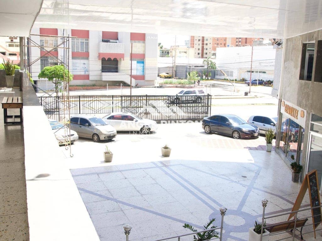 Foto 2 de Local comercial en Avenida Bella Vista, Maracaibo