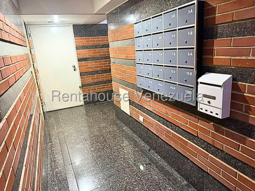 Foto 2 de Apartamento en El Rosal, Caracas