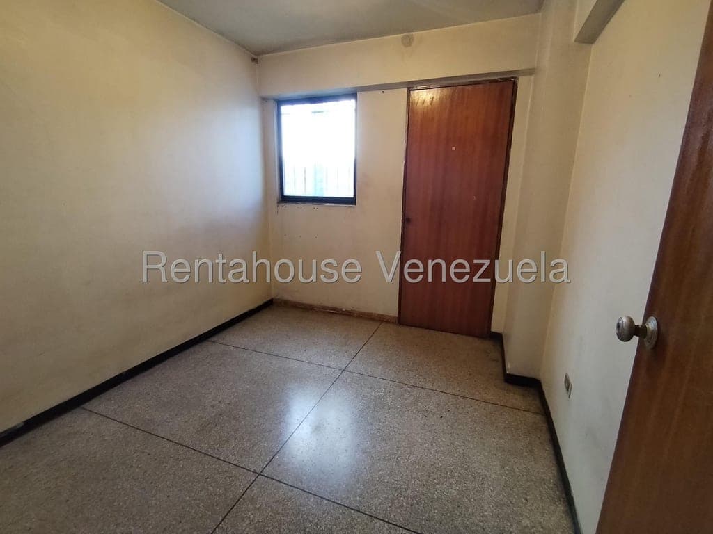 Foto 11 de Apartamento en Avenida Lara, Valencia