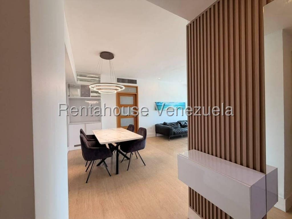 Foto 2 de Apartamento en Lomas de Las Mercedes, Caracas