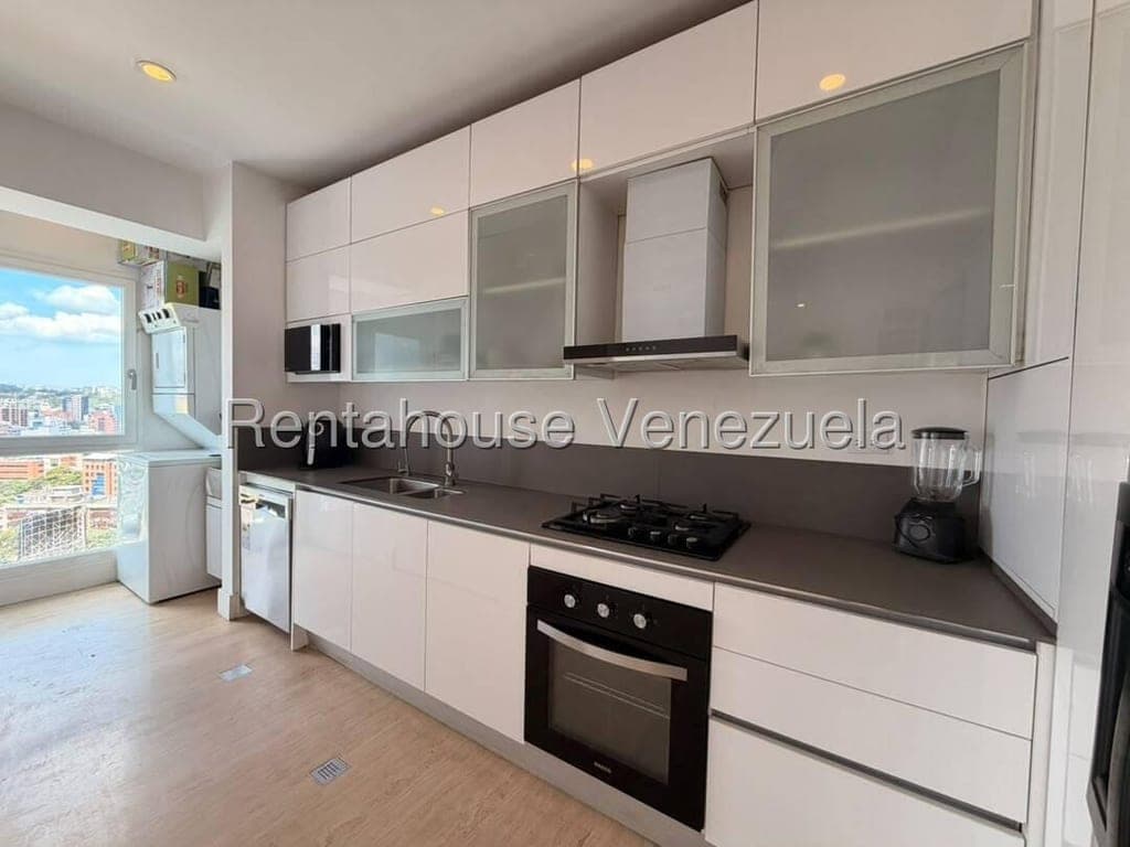 Foto 8 de Apartamento en Lomas de Las Mercedes, Caracas