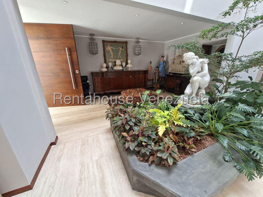 Foto 12 de Casa en Los Palos Grandes, Caracas
