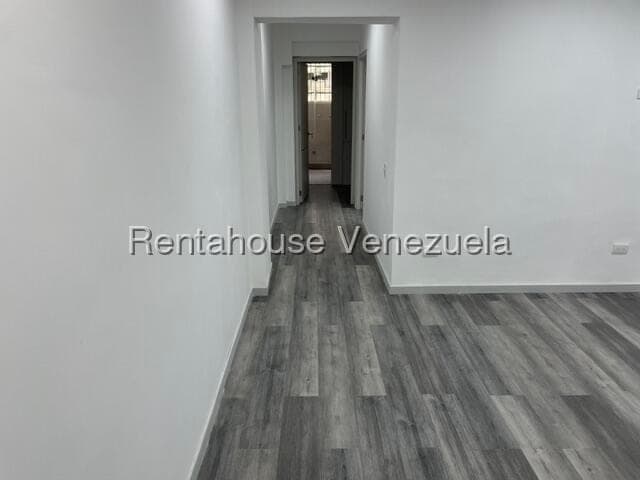 Foto 9 de Apartamento en Los Palos Grandes, Caracas