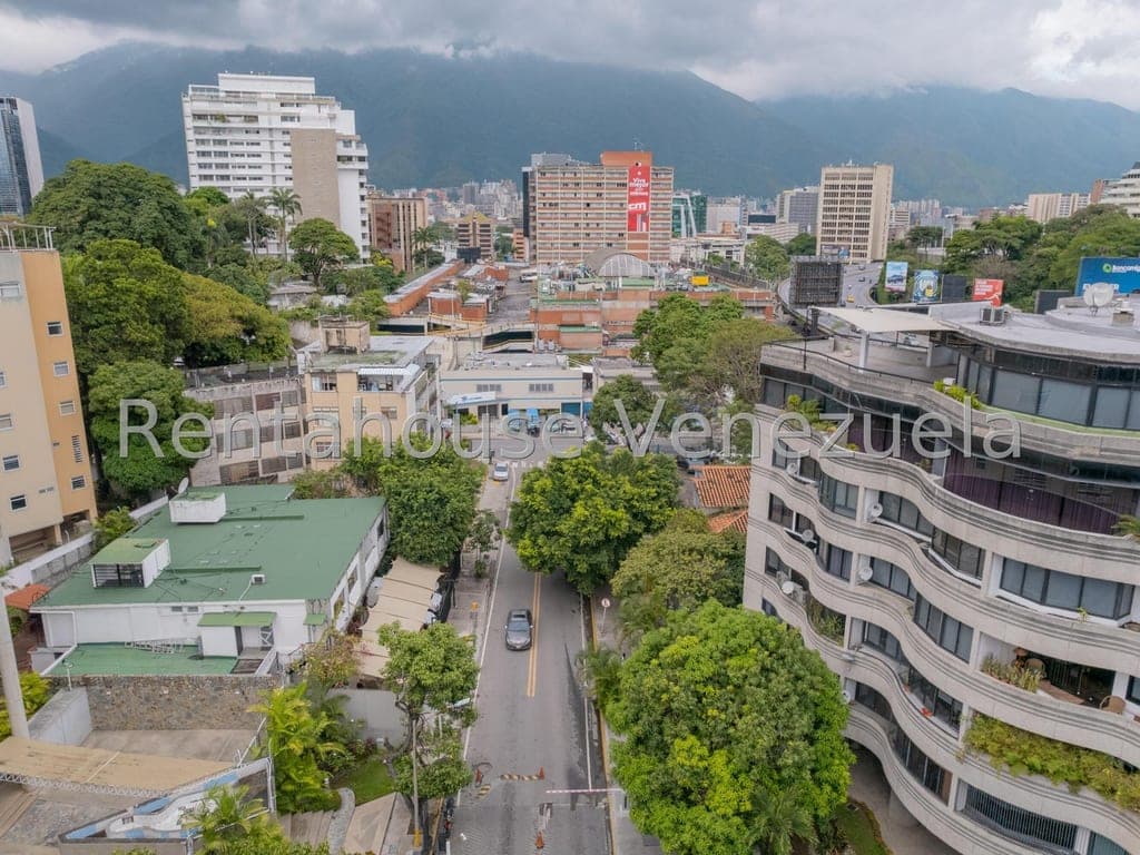 Foto 4 de Terreno en Los Naranjos de las Mercedes, Caracas