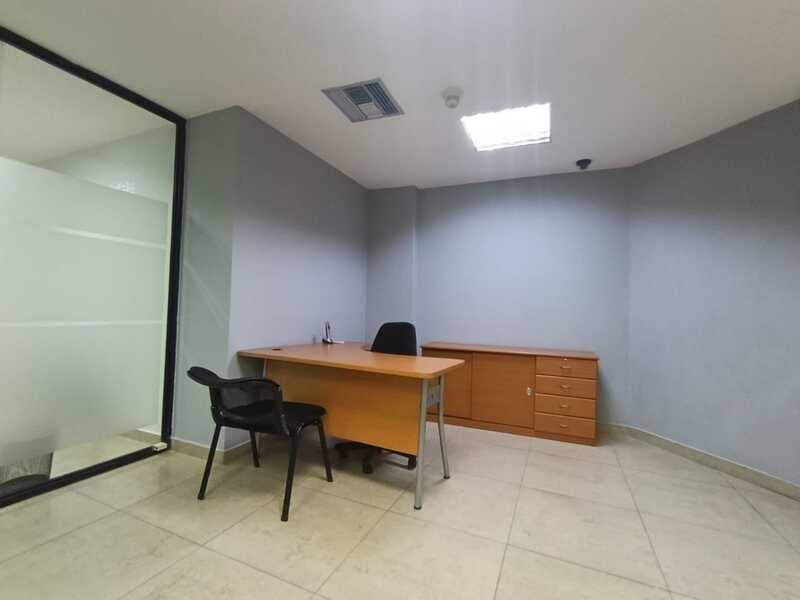 Foto 4 de Oficina en Parral Plaza SEMI AMOBLADA Y EQUIP, Barquisimeto