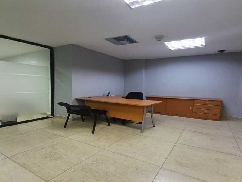 Foto 5 de Oficina en Parral Plaza SEMI AMOBLADA Y EQUIP, Barquisimeto