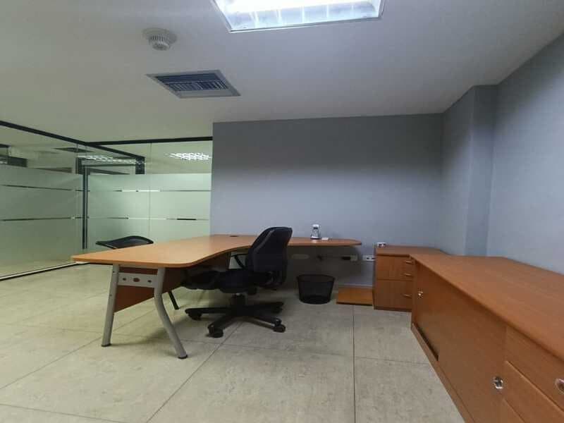 Foto 6 de Oficina en Parral Plaza SEMI AMOBLADA Y EQUIP, Barquisimeto