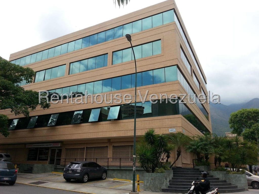 Foto 2 de Edificio en La Urbina, Caracas