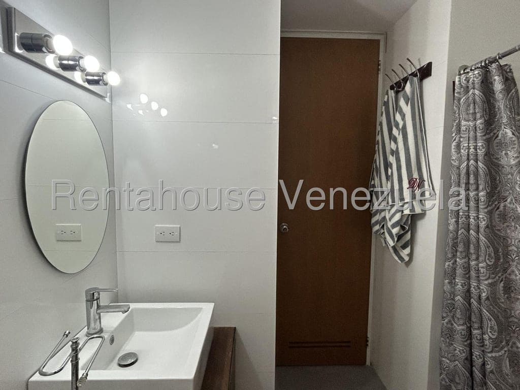 Foto 12 de Apartamento en Los Naranjos de las Mercedes, Caracas