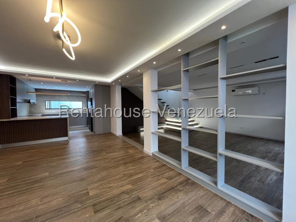 Foto 2 de Casa en Los Palos Grandes, Caracas