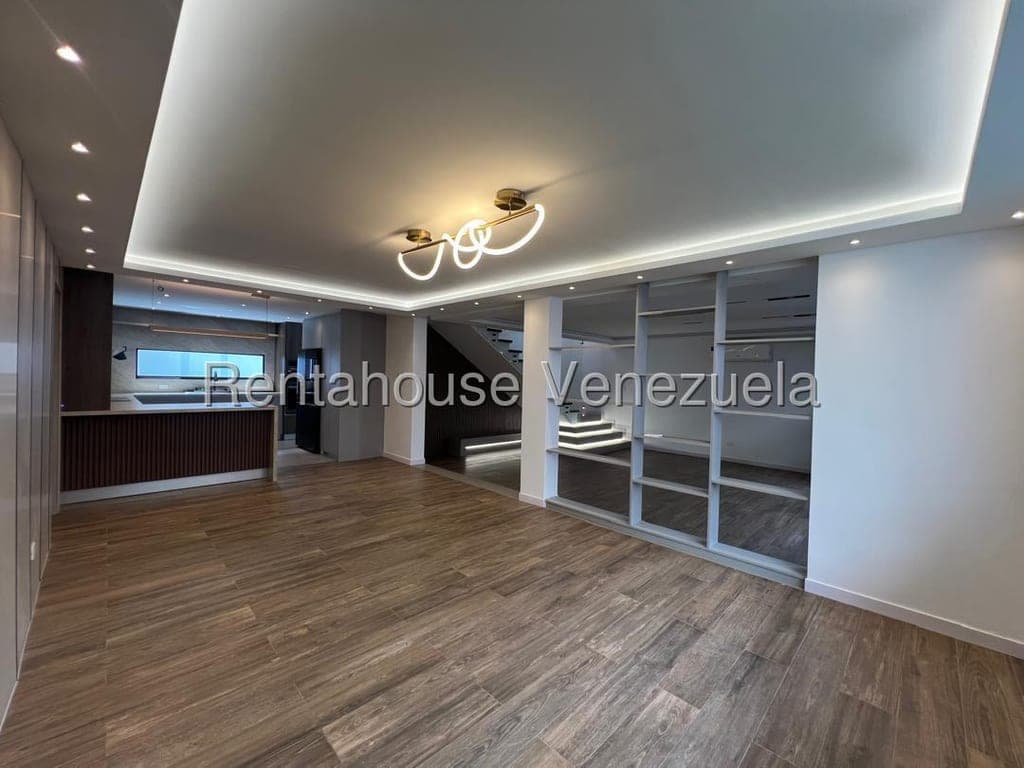 Foto 10 de Casa en Los Palos Grandes, Caracas